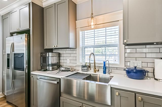 5315 Avenue R, Galveston, TX 77551