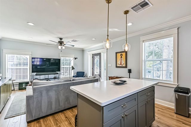 5315 Avenue R, Galveston, TX 77551