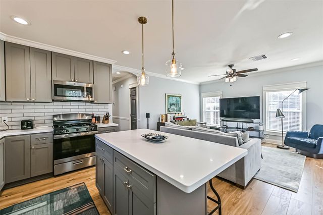 5315 Avenue R, Galveston, TX 77551