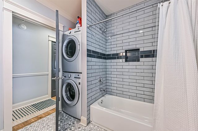 5315 Avenue R, Galveston, TX 77551