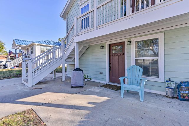 5315 Avenue R, Galveston, TX 77551