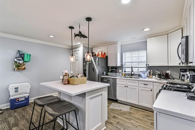 5315 Avenue R, Galveston, TX 77551