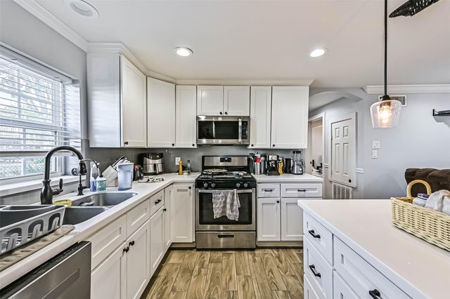 5315 Avenue R, Galveston, TX 77551