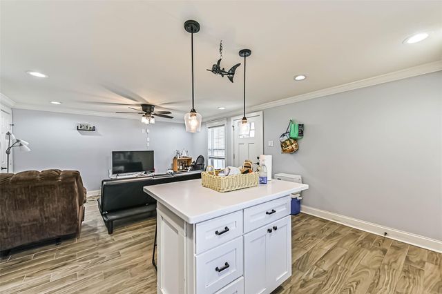 5315 Avenue R, Galveston, TX 77551