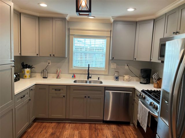 5315 Avenue R, Galveston, TX 77551