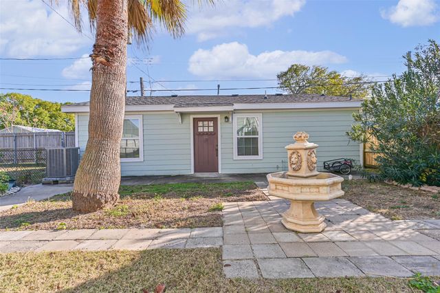 5315 Avenue R, Galveston, TX 77551