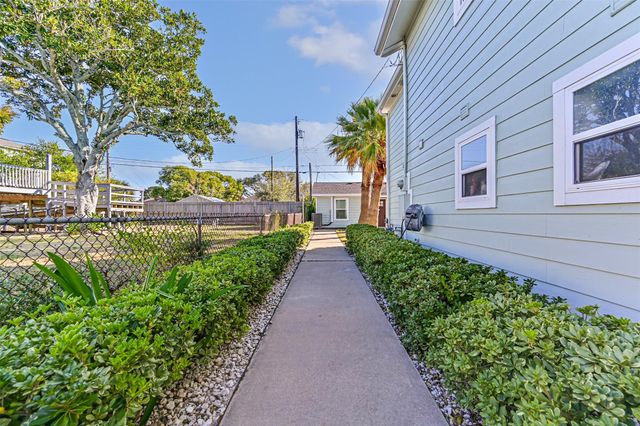 5315 Avenue R, Galveston, TX 77551