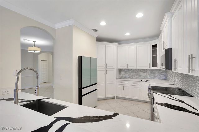 2082 E Tobago CIR, Fort Myers, FL 33905