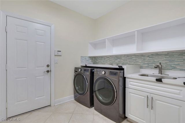 2082 E Tobago CIR, Fort Myers, FL 33905