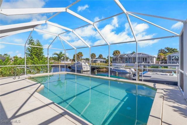 2082 E Tobago CIR, Fort Myers, FL 33905