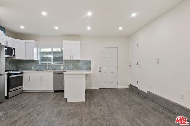 10679 Olympic Boulevard, Los Angeles, CA 90025