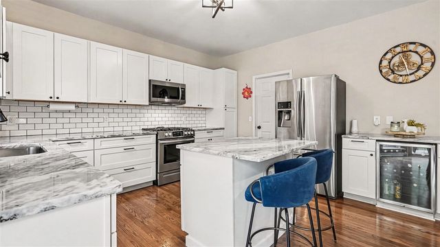 9410 Sandlewood Drive, Whitmore Lake, MI 48189