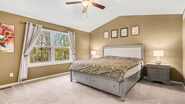 9410 Sandlewood Drive, Whitmore Lake, MI 48189