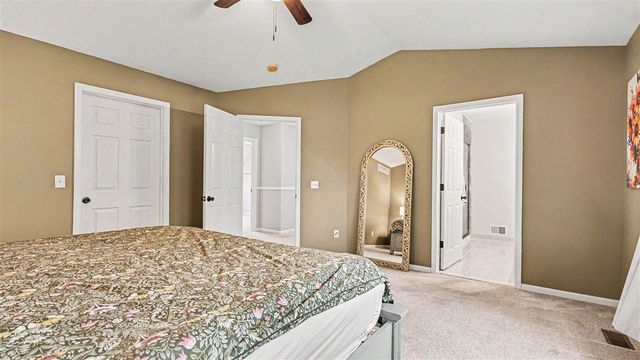9410 Sandlewood Drive, Whitmore Lake, MI 48189