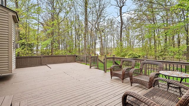 9410 Sandlewood Drive, Whitmore Lake, MI 48189