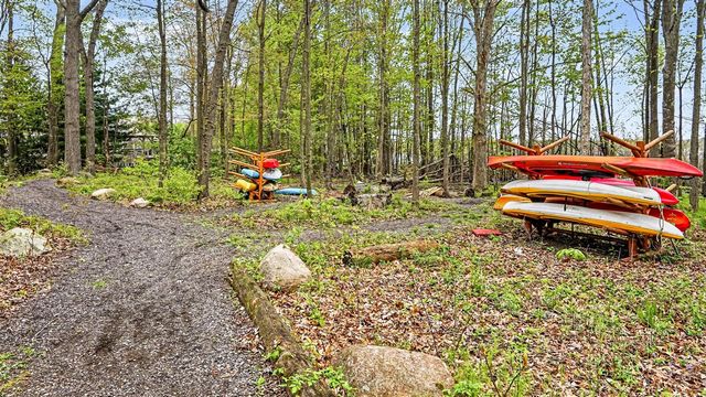 9410 Sandlewood Drive, Whitmore Lake, MI 48189
