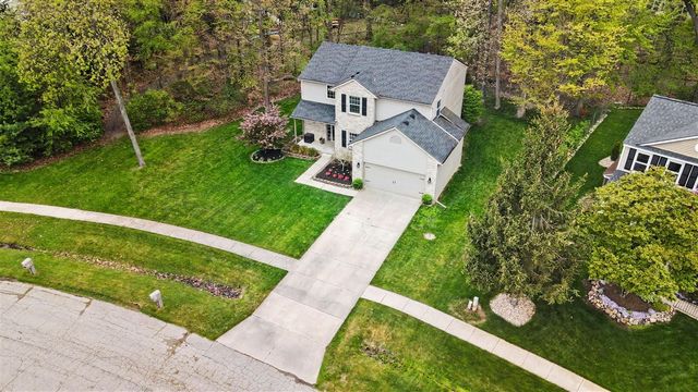 9410 Sandlewood Drive, Whitmore Lake, MI 48189