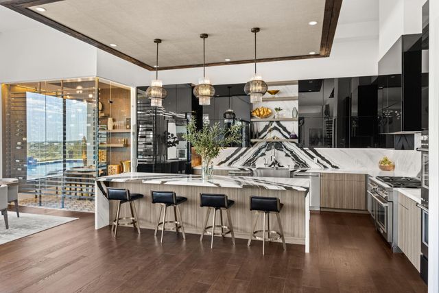 912 Watercliffe, Lago Vista, TX 78645