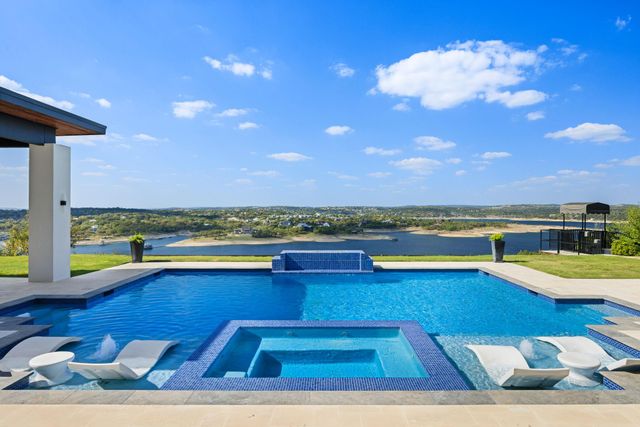 912 Watercliffe, Lago Vista, TX 78645