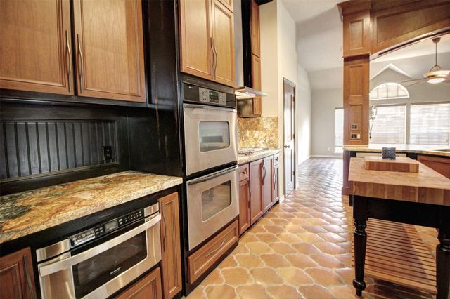 19014 Canyon Frost Drive, Tomball, TX 77377