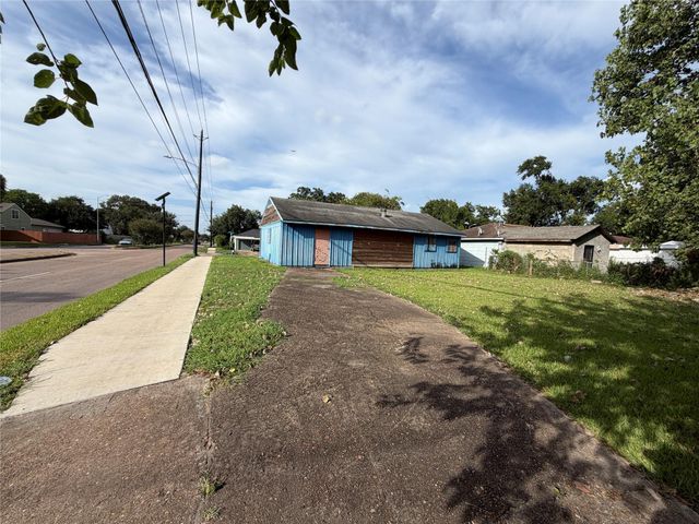 3902 Alberta Street, Houston, TX 77021