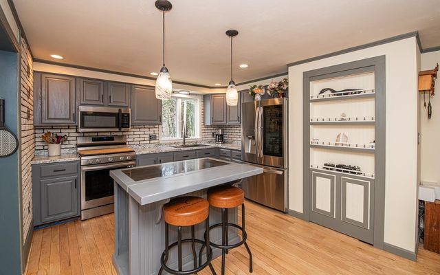 6 Ridge Road, Deerfield, NH 03037