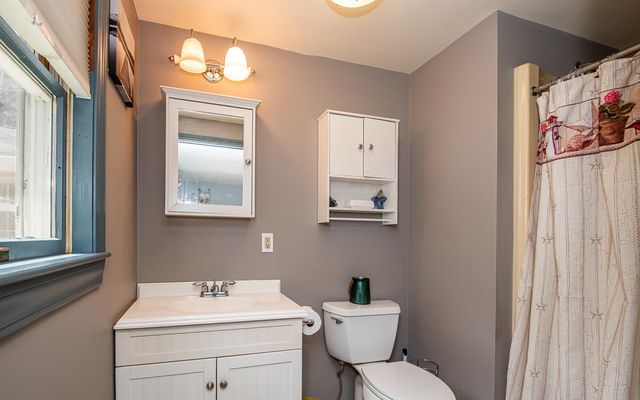 6 Ridge Road, Deerfield, NH 03037