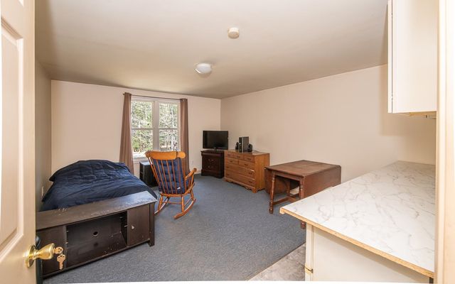 6 Ridge Road, Deerfield, NH 03037