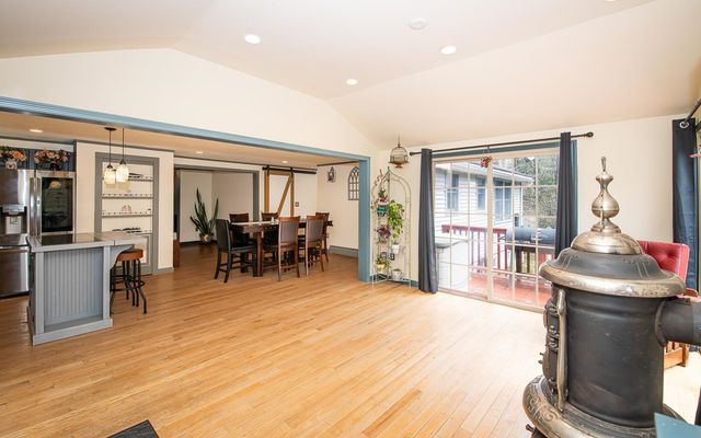 6 Ridge Road, Deerfield, NH 03037