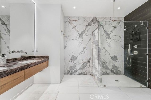 1030 N Kings Road 405, West Hollywood, CA 90069