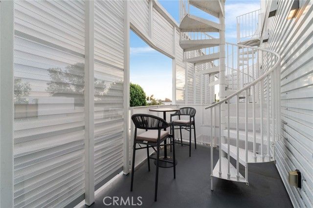 1030 N Kings Road 405, West Hollywood, CA 90069