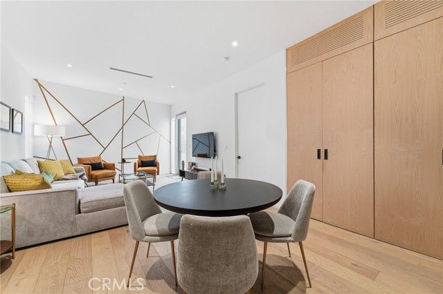 1030 N Kings Road 405, West Hollywood, CA 90069