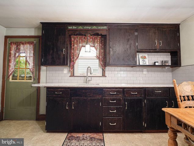 125 MANCHESTER ST, Glen Rock, PA 17327
