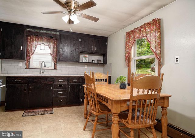 125 MANCHESTER ST, Glen Rock, PA 17327