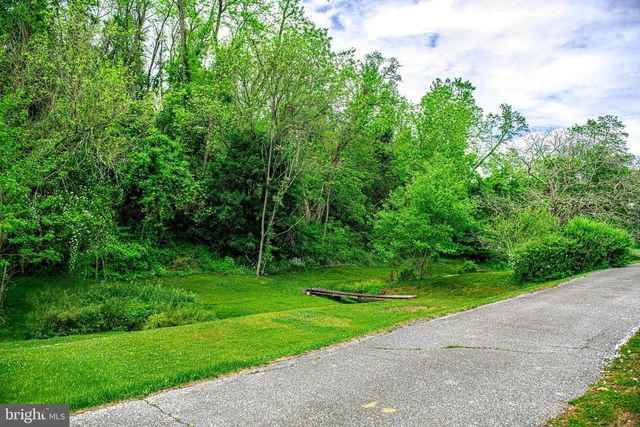 125 MANCHESTER ST, Glen Rock, PA 17327