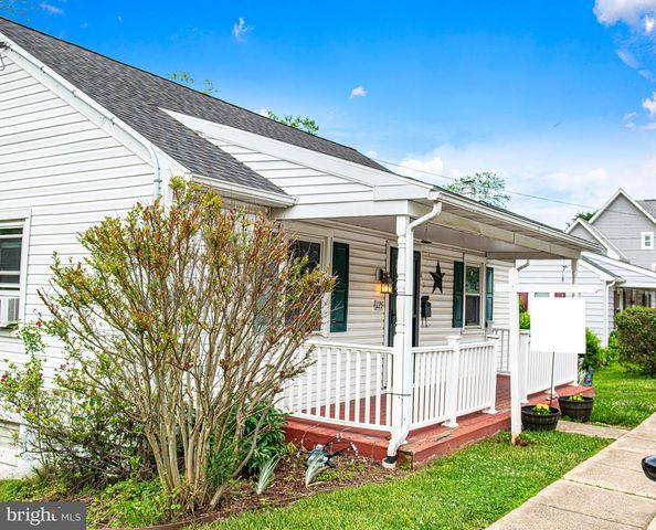 125 MANCHESTER ST, Glen Rock, PA 17327