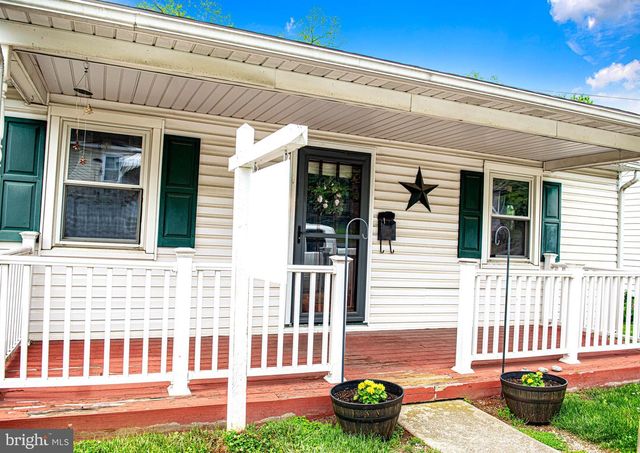125 MANCHESTER ST, Glen Rock, PA 17327