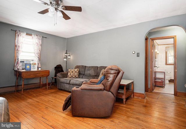 125 MANCHESTER ST, Glen Rock, PA 17327