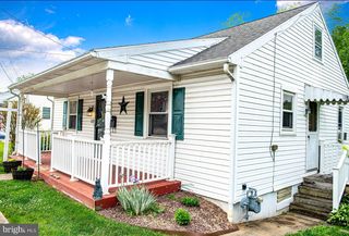 125 MANCHESTER ST, Glen Rock, PA 17327