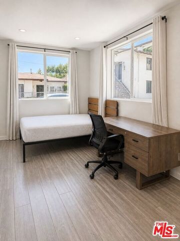 1420 W 22nd Street, Los Angeles, CA 90007