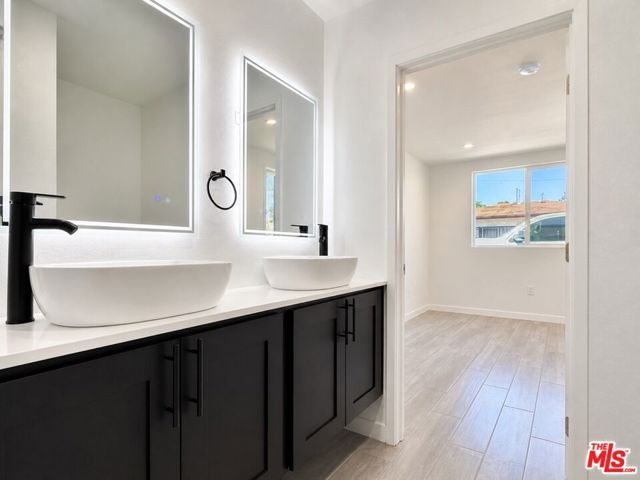 1420 W 22nd Street, Los Angeles, CA 90007
