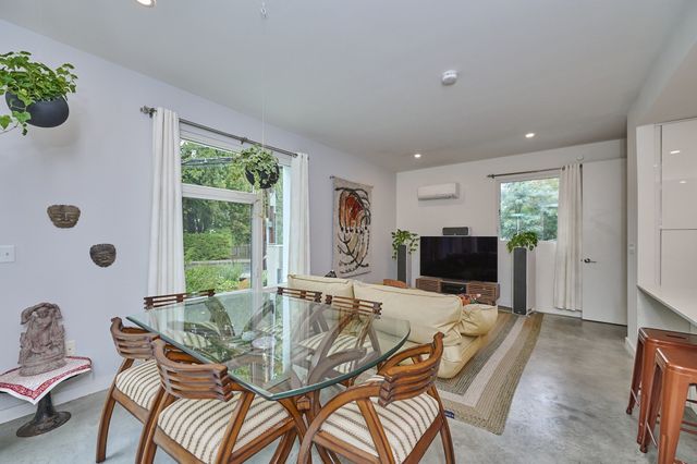 66 Catherine St 66, Boston, MA 02131
