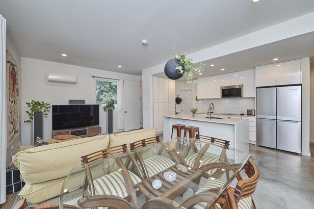 66 Catherine St 66, Boston, MA 02131