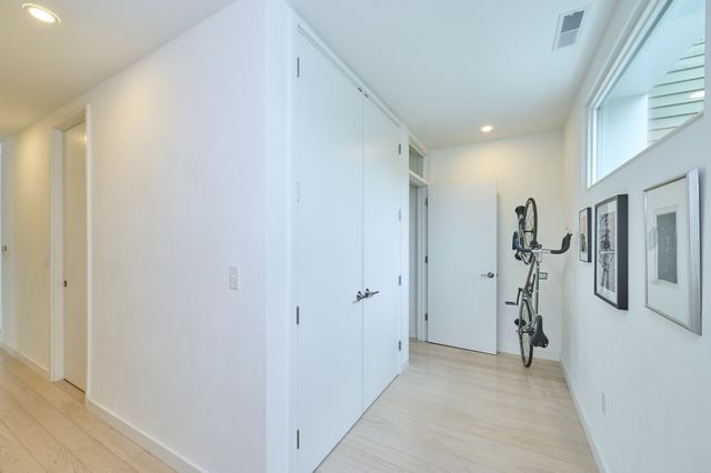 66 Catherine St 66, Boston, MA 02131