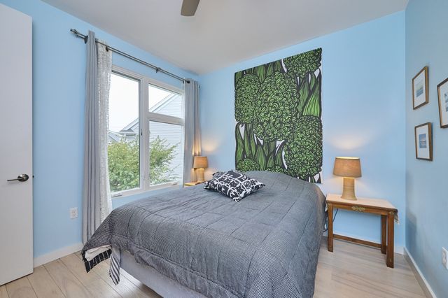 66 Catherine St 66, Boston, MA 02131