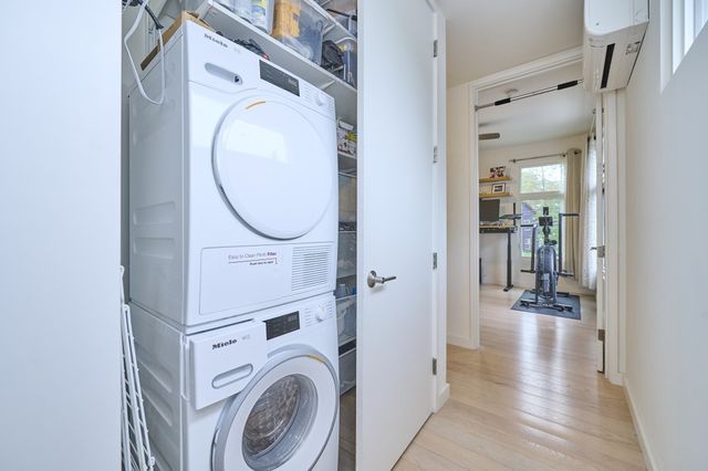66 Catherine St 66, Boston, MA 02131