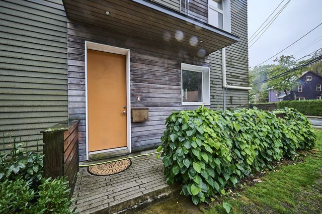 66 Catherine St 66, Boston, MA 02131