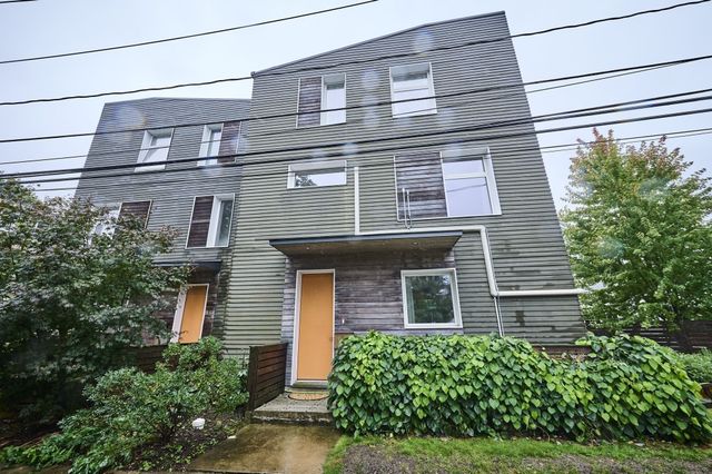 66 Catherine St 66, Boston, MA 02131