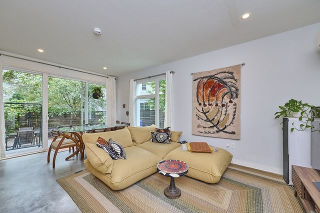 66 Catherine St 66, Boston, MA 02131