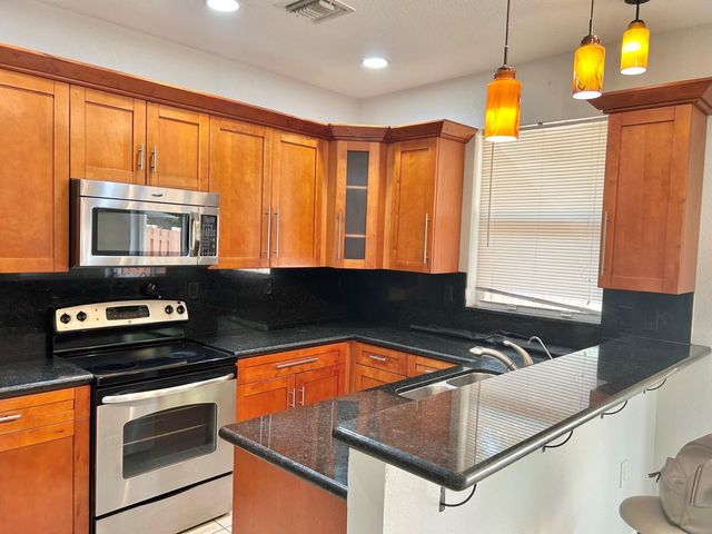 6651 Hidden Cove Drive, Davie, FL 33314
